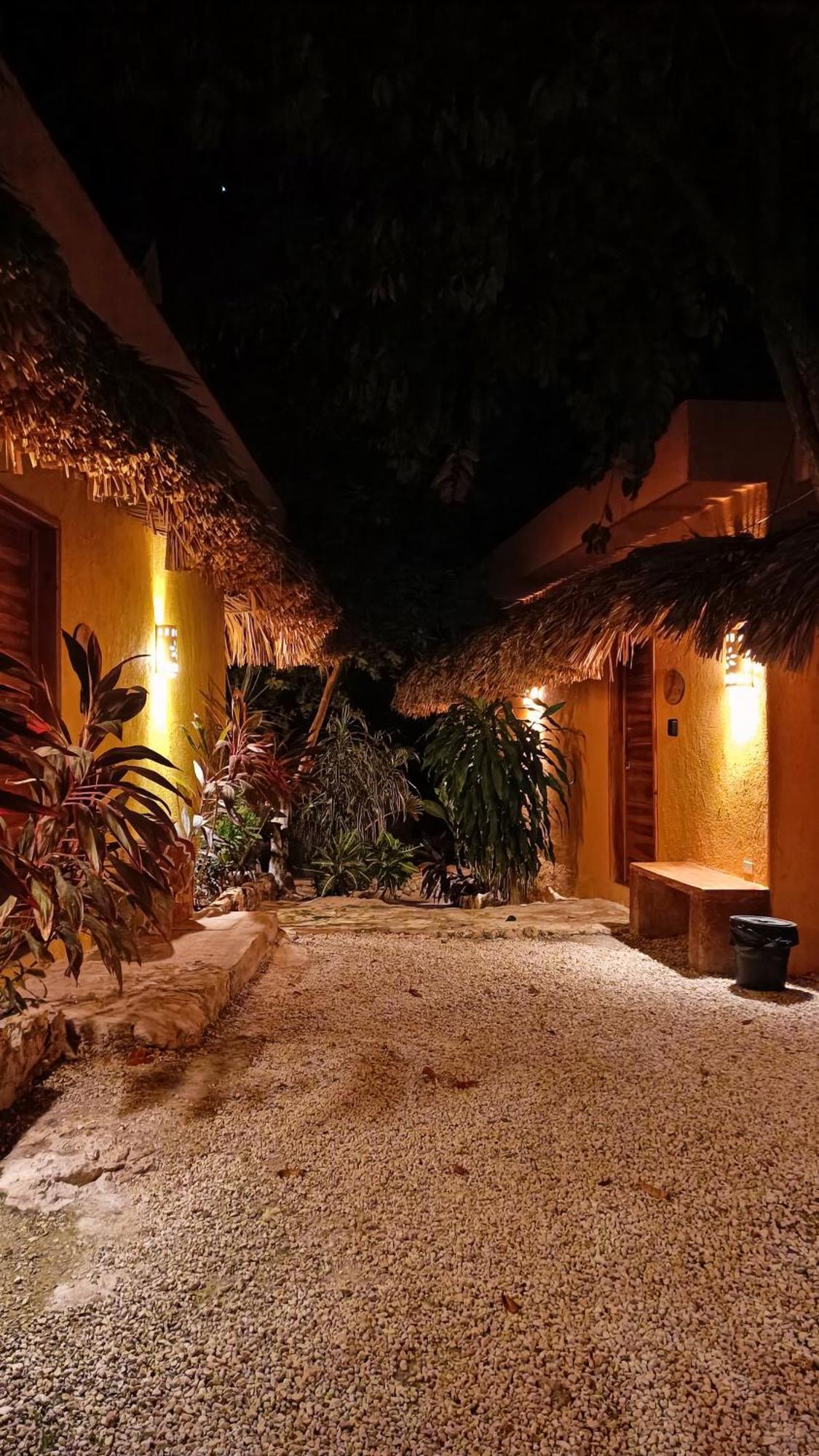 Suites De Piedra Y Colores En Chichen Itza ピステ エクステリア 写真