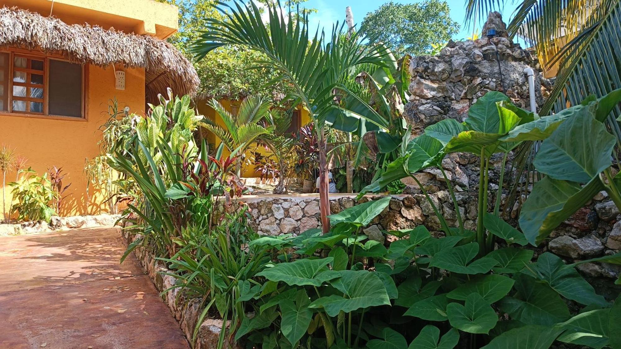 Suites De Piedra Y Colores En Chichen Itza ピステ エクステリア 写真